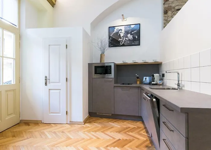 Nebovidy I - Historic Centre - Terrace - Air Conditioning Apartament Praga